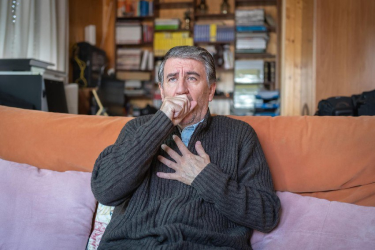 Čierny kašeľ: príznaky, priebeh a rizikáČerný kašel (pertussis) je vysoce nakažlivé onemocnění způsobené bakterií Bordetella...